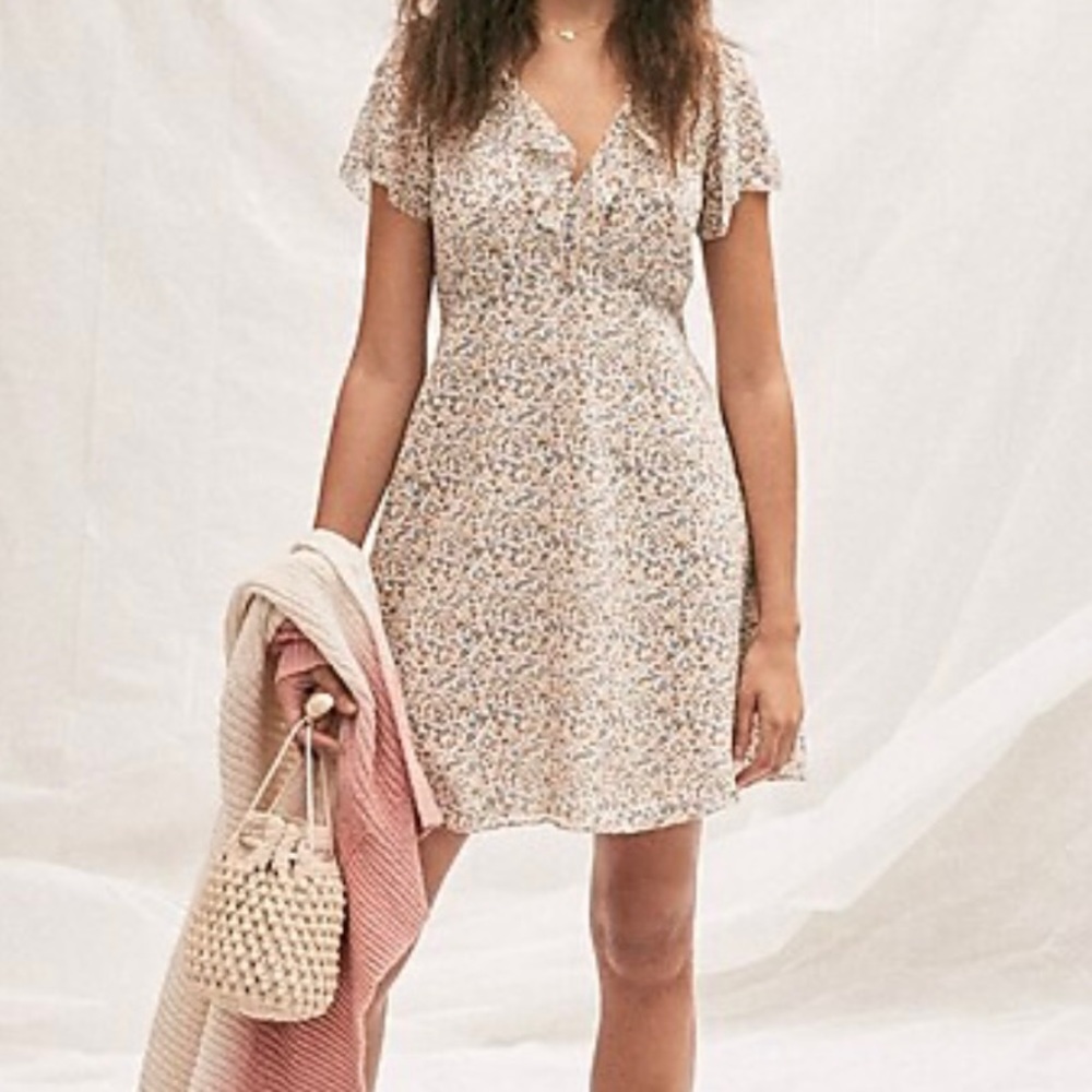 Size 12 Madewell dress. Zips up in back.